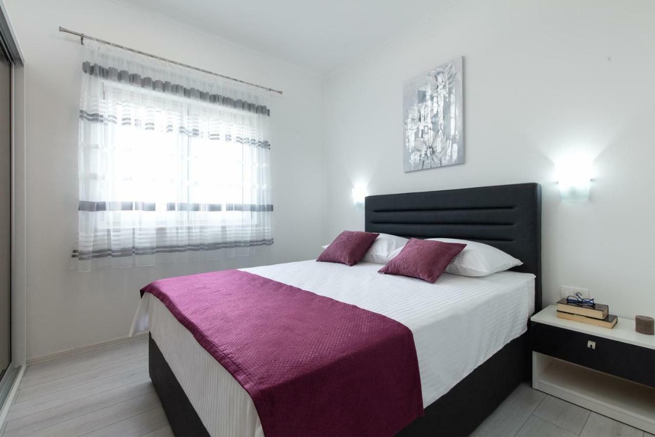 Villa Apartments Kordic Kastela Exterior photo