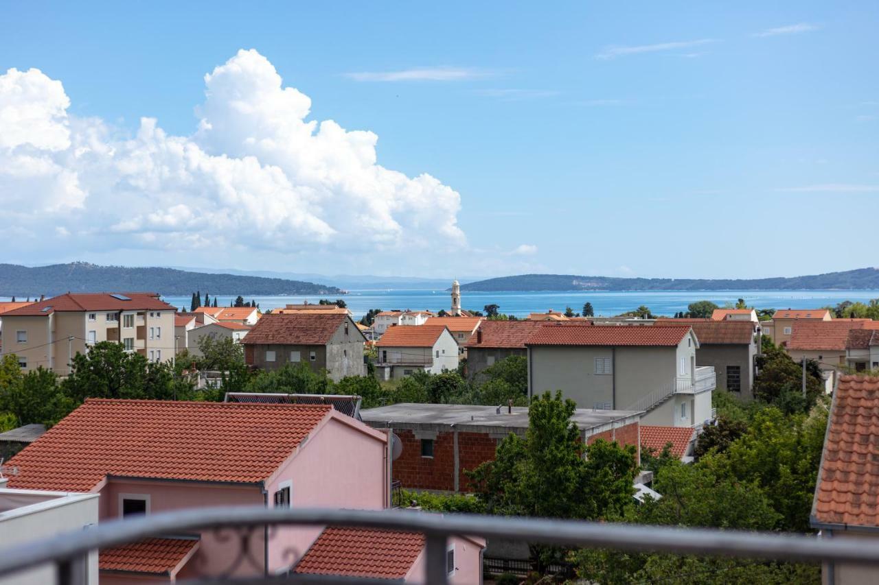 Villa Apartments Kordic Kastela Exterior photo