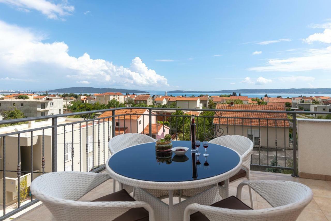 Villa Apartments Kordic Kastela Exterior photo