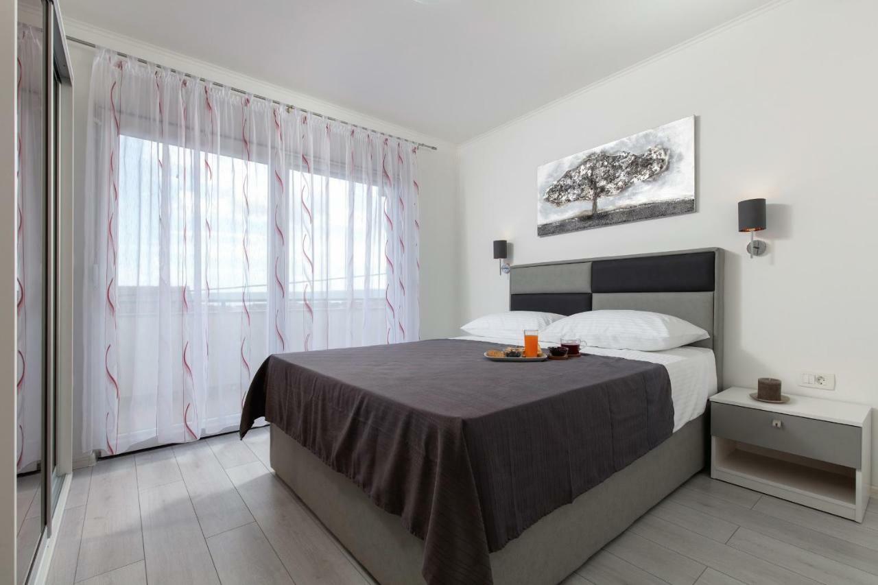 Villa Apartments Kordic Kastela Exterior photo